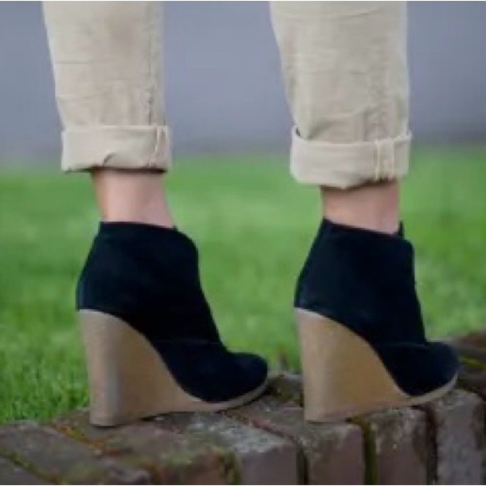 Tory Burch Olive Green Wedge Ankle Boots - Picture 14 of 15